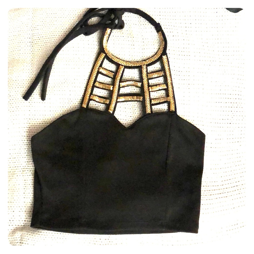 Crop top that ties to the neck